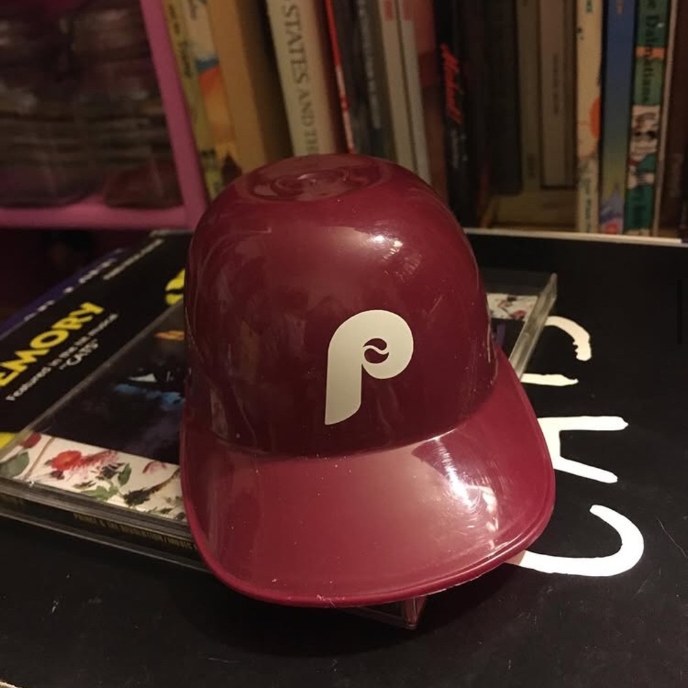 1980 Philadelphia P H I L L I E S plastic collectible hat